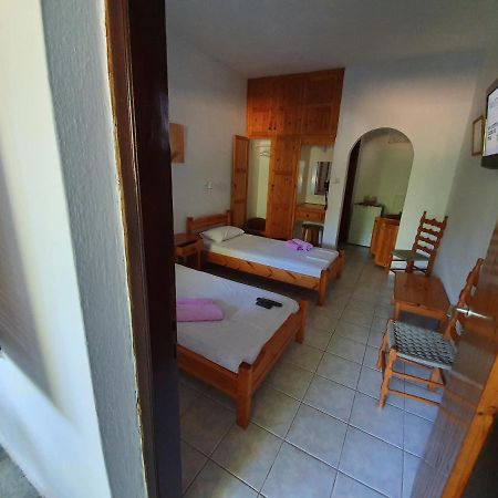 Dionisos Studios And Apts Skiathos Koukounaries Exteriér fotografie