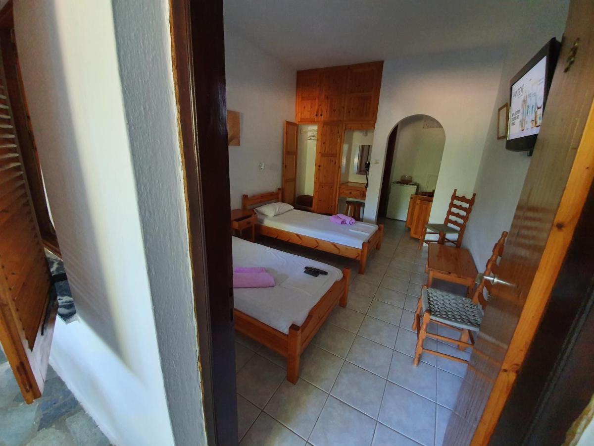 Dionisos Studios And Apts Skiathos Koukounaries Exteriér fotografie
