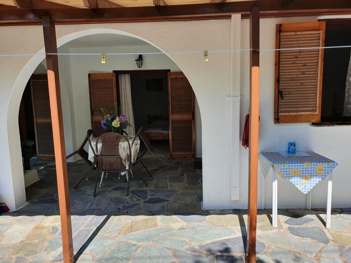 Dionisos Studios And Apts Skiathos Koukounaries Exteriér fotografie