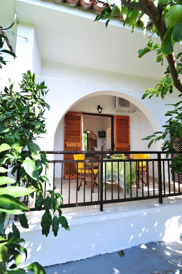 Dionisos Studios And Apts Skiathos Koukounaries Exteriér fotografie